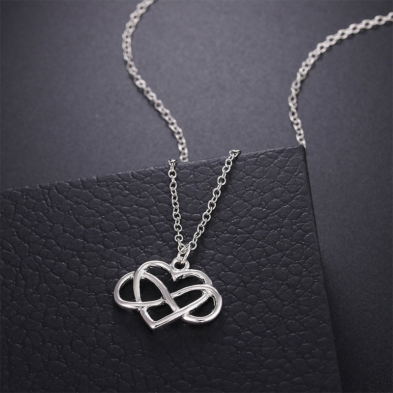 Collana della migliore amica della sorella non organica con fiocco d'amore