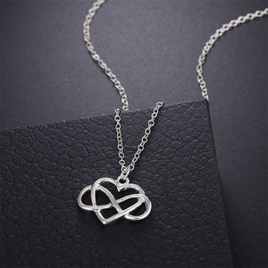 Collana della migliore amica della sorella non organica con fiocco d'amore
